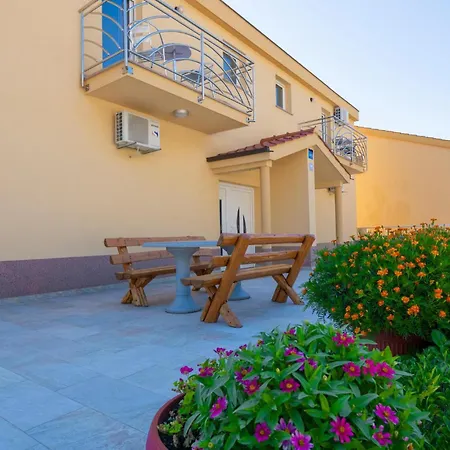 Stunning In With Wifi Krvavica