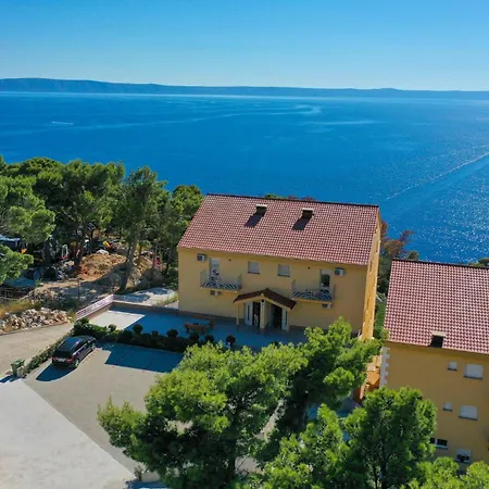 Stunning In With Wifi Krvavica